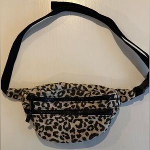 Leopard belt bag